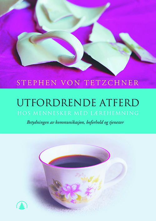 Utfordrende atferd hos mennesker med lærehemning : betydning av kommunikasjon, boforhold og tjenester